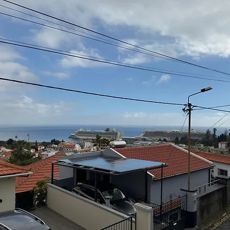 Casa Cruzes * フンシャル